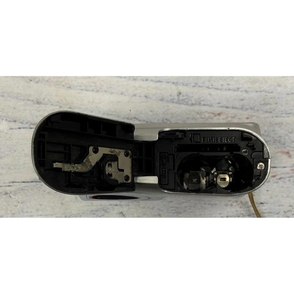 Canon battery compartment